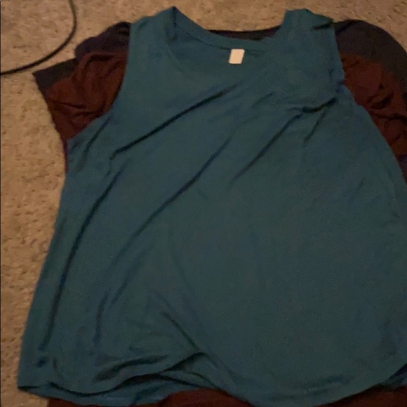 Bundle of medium shirts - Picture 3 of 4